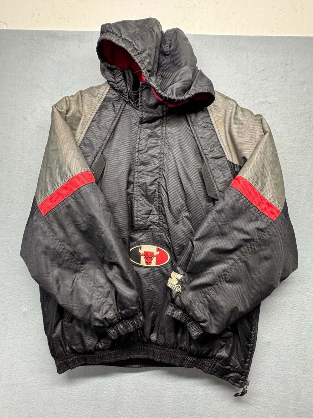 Starter Chicago Bulls Jacket Size M Vintage Pullover Hoodie
